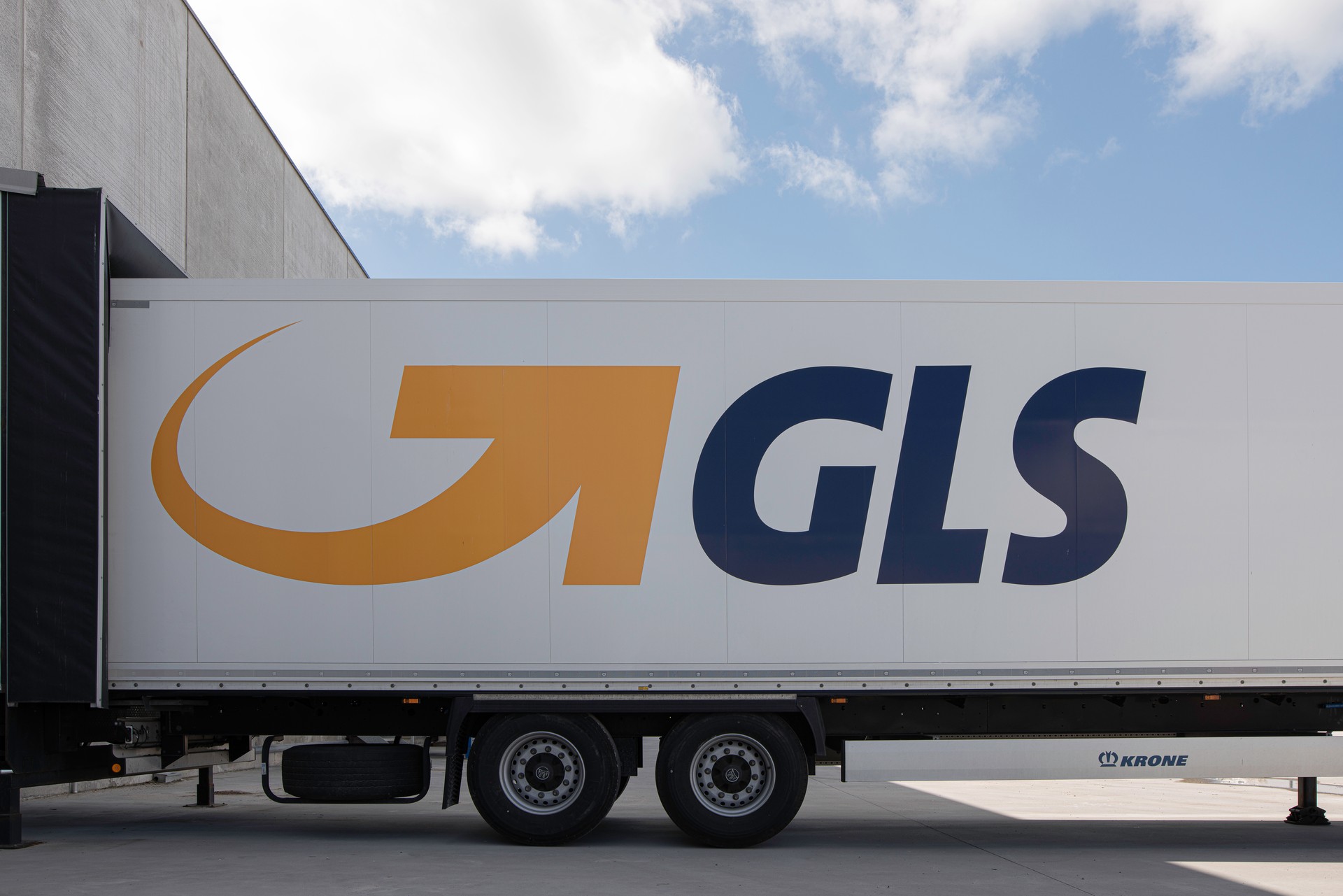 container truck loading in a warehouse